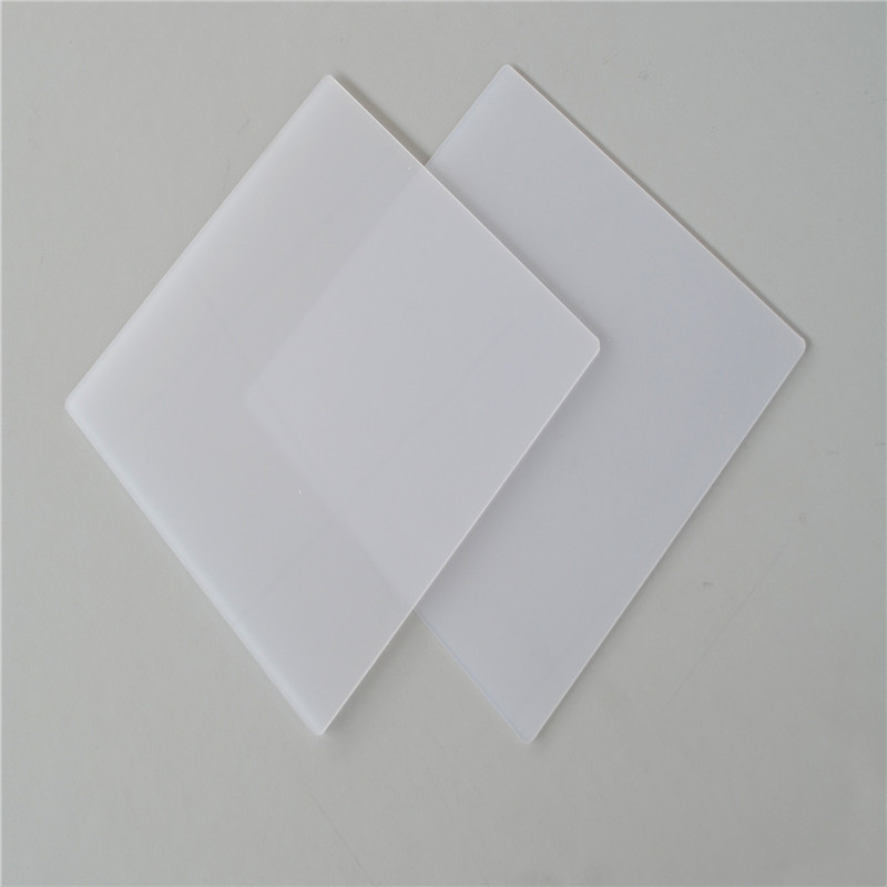 1. 实时对战:玩家可以与其他玩家进行实时在线对战