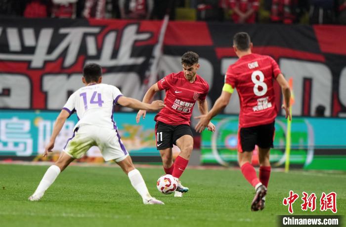 成都蓉城1-2不敌天津津门虎：轮换阵容与红牌成