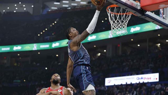 杰伦-威廉姆斯复出首战高效砍22分 雷霆迎来强心