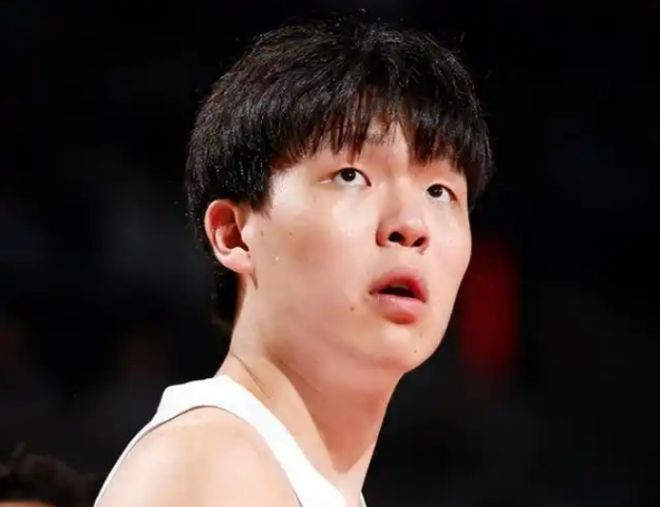 杨瀚森半场18分助混音队106-101险胜马刺