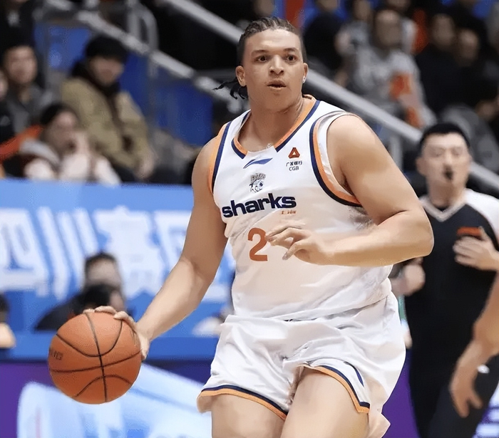 CBA常规赛上海逆转山西 内线隐患暴露新援成关键