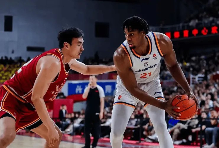 CBA常规赛上海逆转山西 内线隐患暴露新援成关键