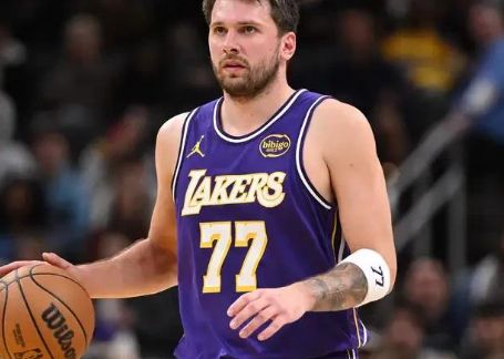 湖人惨败雷霆遭遇43分屠杀 东契奇伤退季后赛前