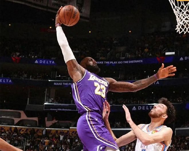 湖人惨败雷霆遭遇43分屠杀 东契奇伤退季后赛前