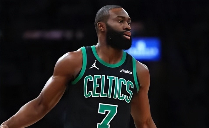 绿军双探花狂砍62分掀翻勇士 东契奇40分创历史最