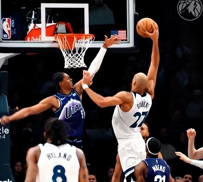 绿军双探花狂砍62分掀翻勇士 东契奇40分创历史最