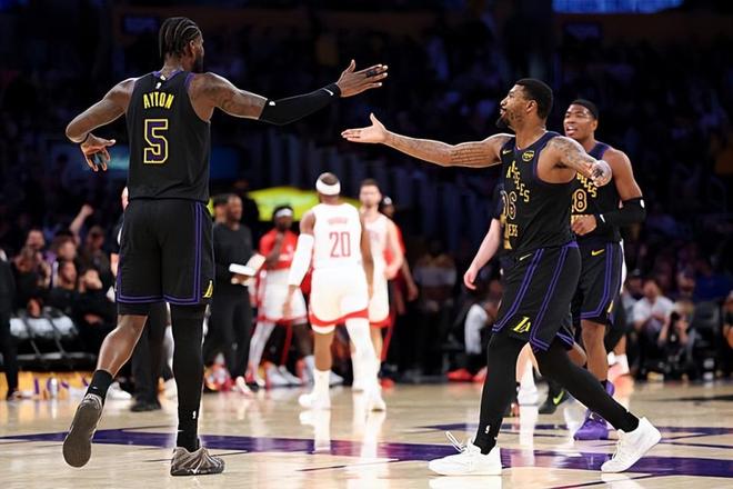 湖人两连胜扩大优势 艾顿表现低迷引担忧