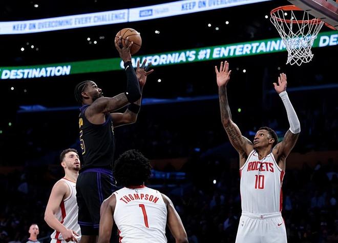 湖人两连胜扩大优势 艾顿表现低迷引担忧